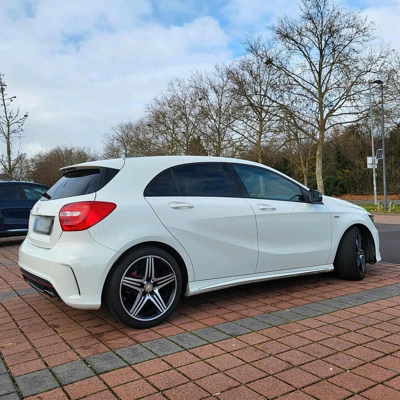 Usata Mercedes A250 211 CV (155 kW) 2015 Bianco Berlina