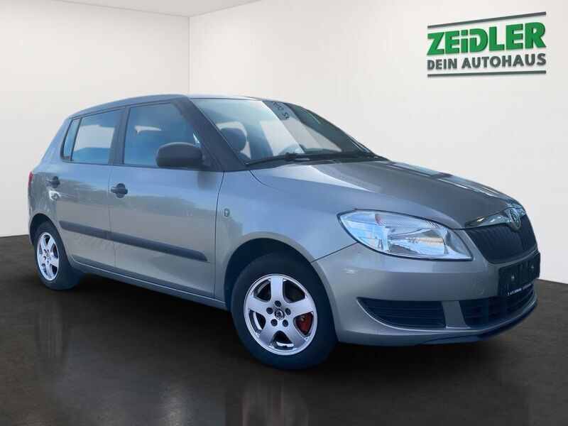 Beige Gebraucht 2011 Skoda Fabia Cool Edition Limousine | 7.450 € (Teuer) - Bild 1/4