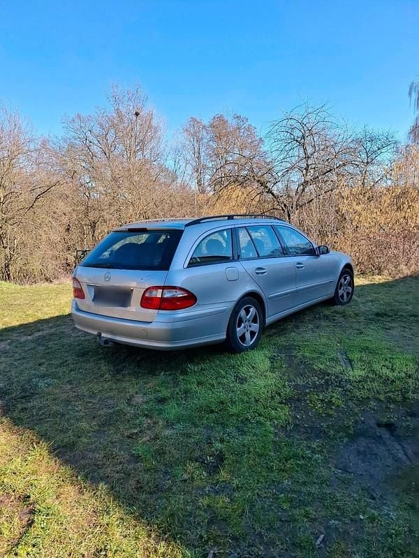 Gebraucht Mercedes E200 163 PS (119 kW) 2004 Silber Kombi