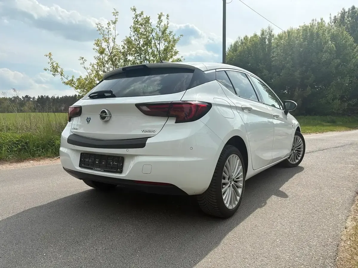 Usata Opel Astra Dynamic 125 CV (91 kW) 2016 Bianco Berlina