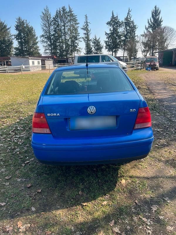 Gebraucht VW Bora 116 PS (85 kW) 1999 Blau Limousine