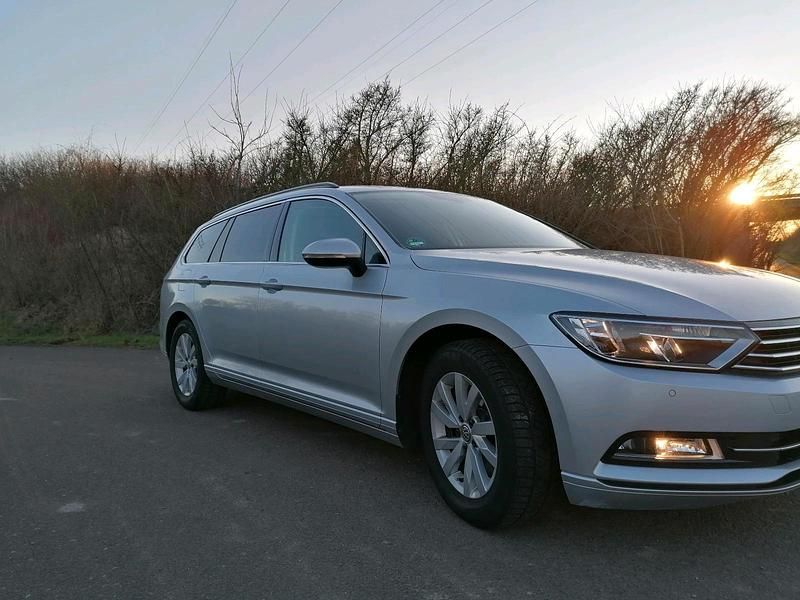Gebraucht VW Passat Comfortline 150 PS (110 kW) 2018 Silber Kombi