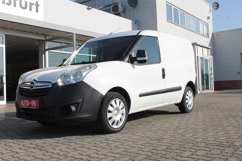 Weiß Gebraucht 2015 Opel Combo Van / Kleinbus | 5.490 € (Guter Preis) - Bild 1/4
