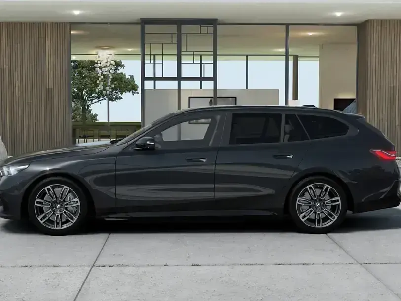 Gebraucht BMW i5 Sport Line 289 kW (394 PS) 2025 Grau Kombi