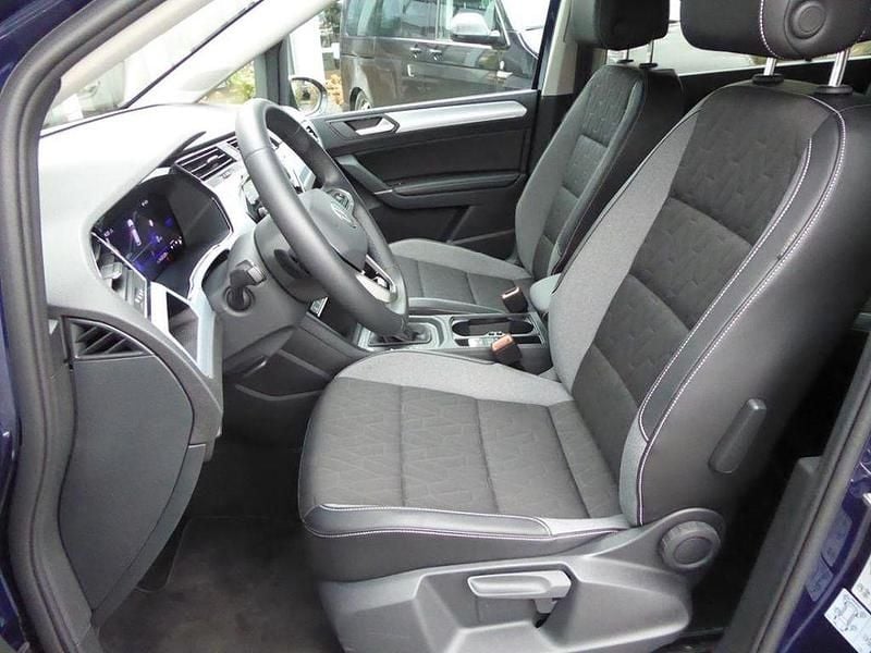 Gebraucht VW Touran Comfortline 150 PS (110 kW) 2025 Atlantik blue metallic Van / Kleinbus