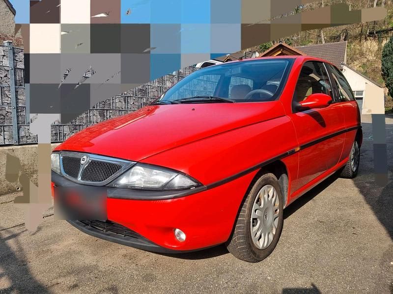 Gebraucht Lancia Ypsilon 85 PS (62 kW) 1998 Rot Kleinwagen