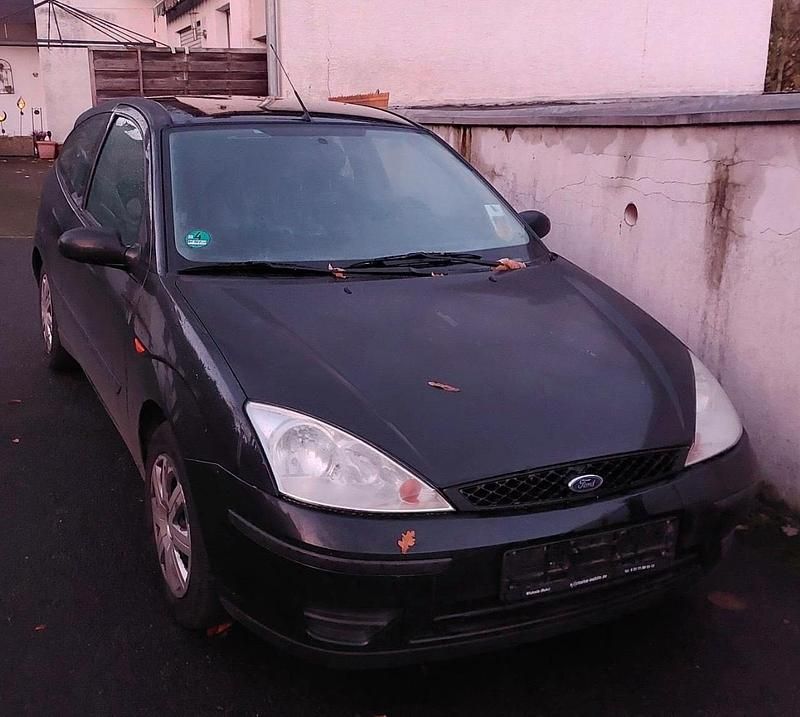 Schwarz Gebraucht 2004 Ford Focus Limousine | 500 € (Superpreis) - Bild 1/4