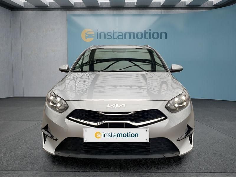 Gebraucht Kia Ceed 101 PS (74 kW) 2023 Silber Kleinwagen