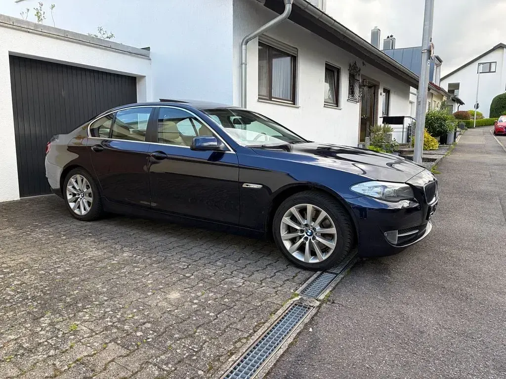 Gebraucht BMW 530 Performance 245 PS (180 kW) 2010 Blau Limousine
