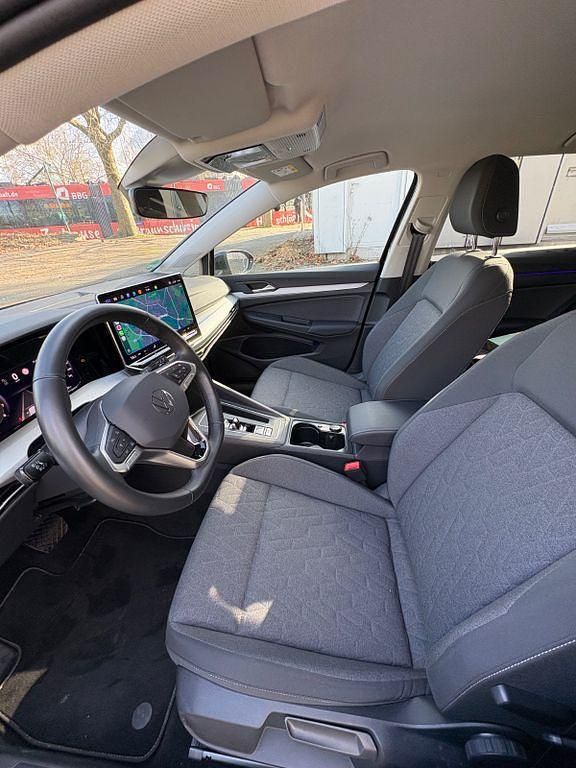 Gebraucht VW Golf VIII 116 PS (85 kW) 2024 Schwarz Limousine