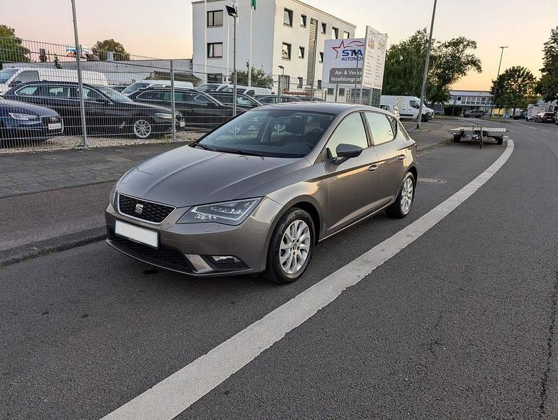 Grau Gebraucht 2015 Seat Leon Limousine | 7.200 € (Guter Preis) - Bild 1/4