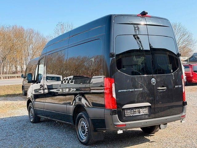 Gebraucht Mercedes Sprinter 170 PS (125 kW) 2023 Schwarz Van