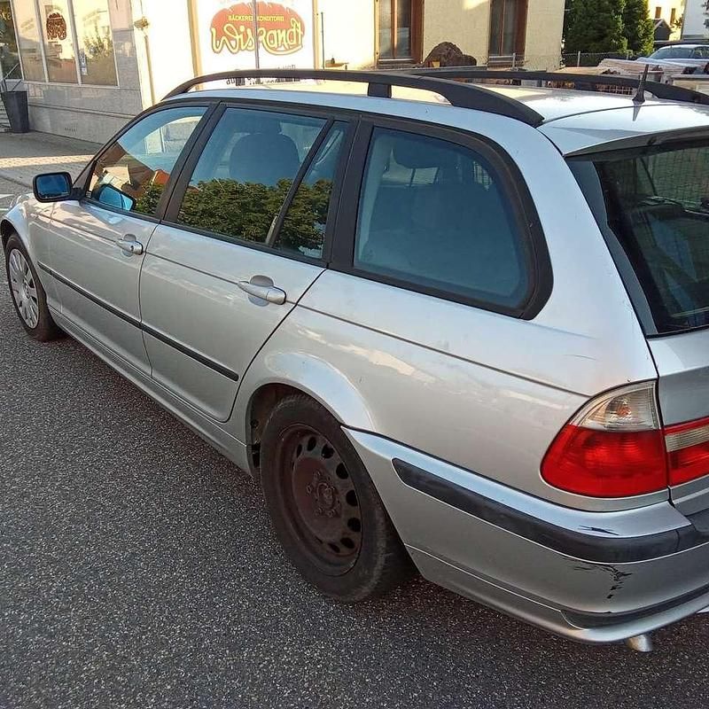 Silber Gebraucht 2004 BMW 320 Kombi | 1.750 € (Guter Preis) - Bild 1/4