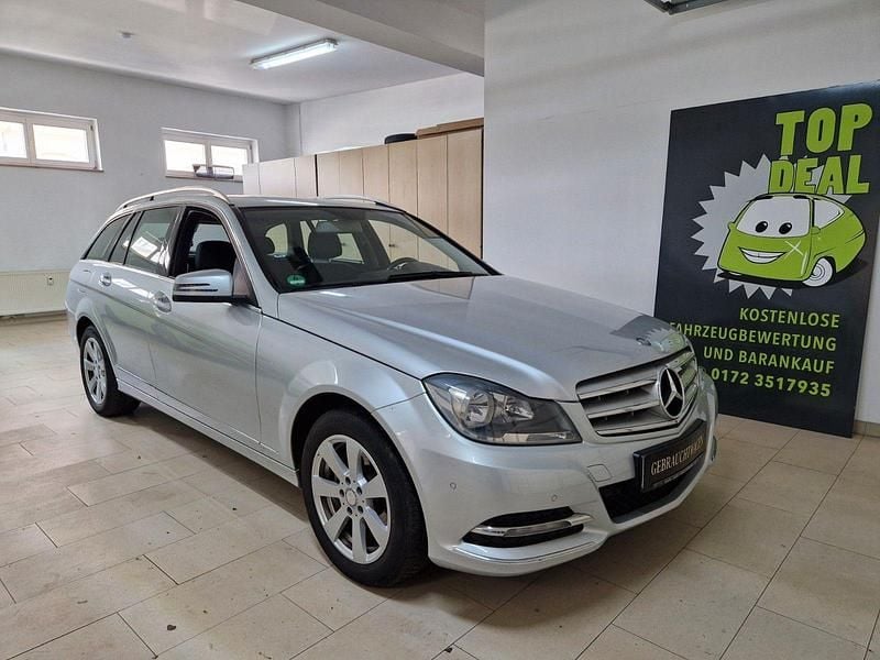 Silber Gebraucht 2012 Mercedes C200 Avantgarde Kombi | 8.900 € (Fairer Preis) - Bild 1/4