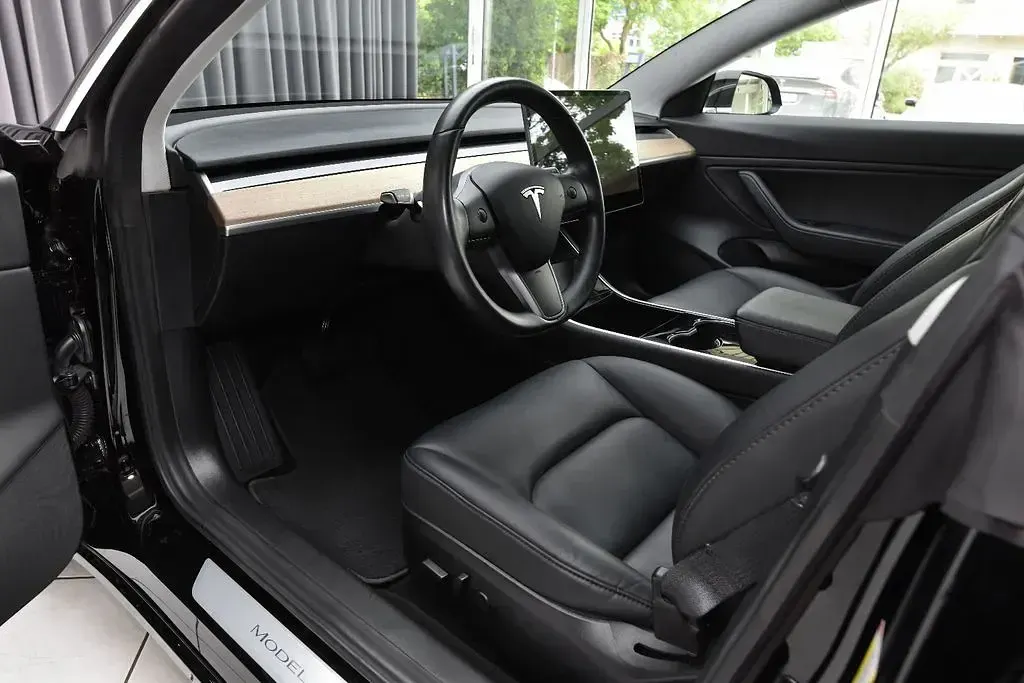 Gebraucht Tesla Model 3 258 kW (351 PS) 2019 Schwarz Limousine