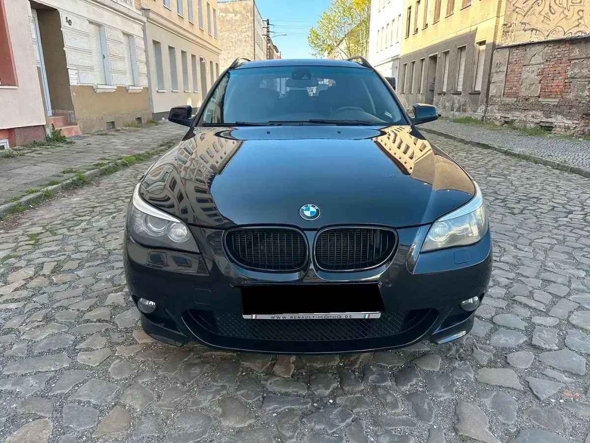 Gebraucht BMW 525 Sport Line 218 PS (160 kW) 2009 Schwarz Kombi