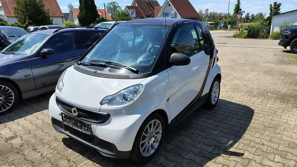 Gebraucht Smart ForTwo Coupé 61 PS (44 kW) 2012 Schwarz Coupé