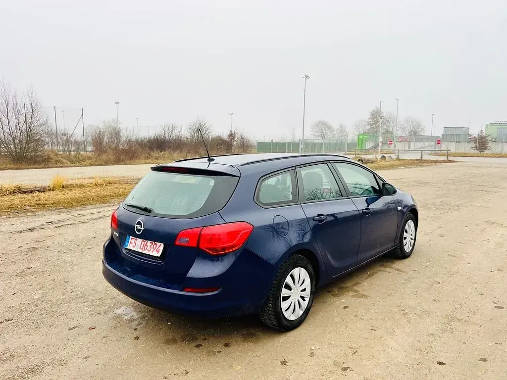 Gebraucht Opel Astra 116 PS (85 kW) 2010 Blau Limousine