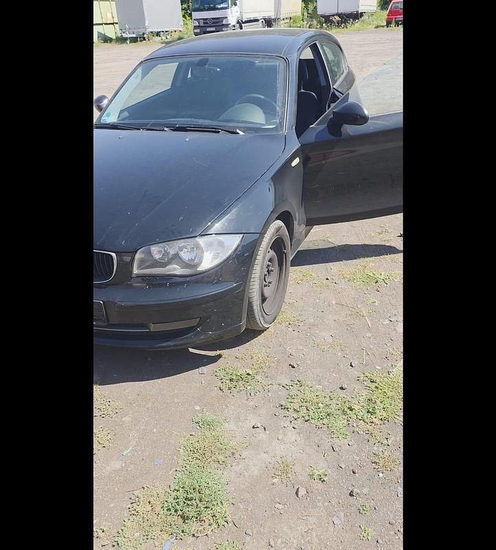 Schwarz Gebraucht 2010 BMW 118 Coupé Coupé | 2.700 € (Superpreis) - Bild 1/4