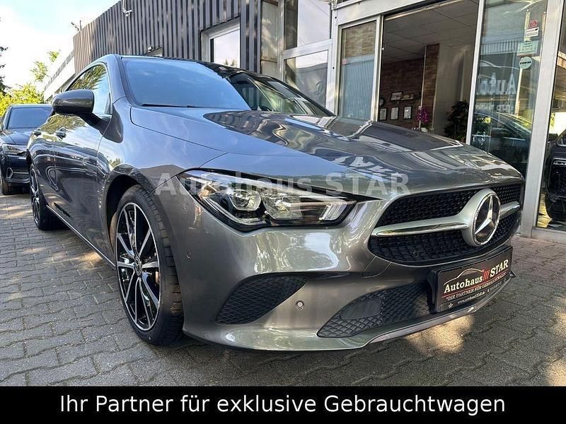 Grau Gebraucht 2020 Mercedes CLA180 Limousine | 27.990 € (Etwas zu teuer) - Bild 1/4