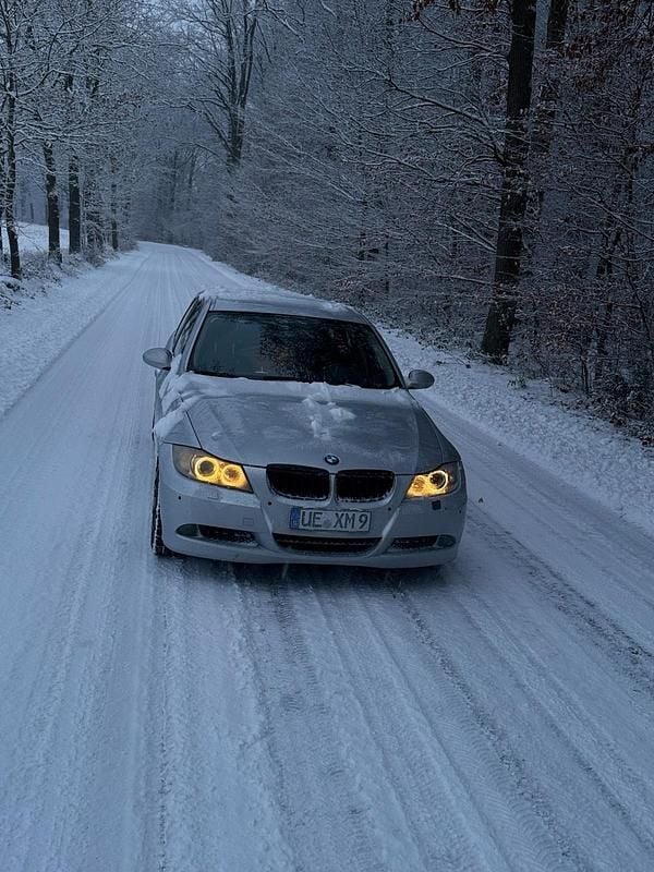 Gebraucht BMW 330 231 PS (169 kW) 2007 Silber Kombi