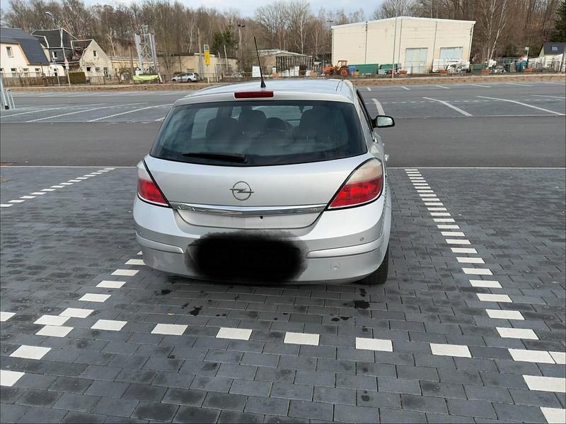 Gebraucht Opel Astra 125 PS (91 kW) 2004 Silber Limousine