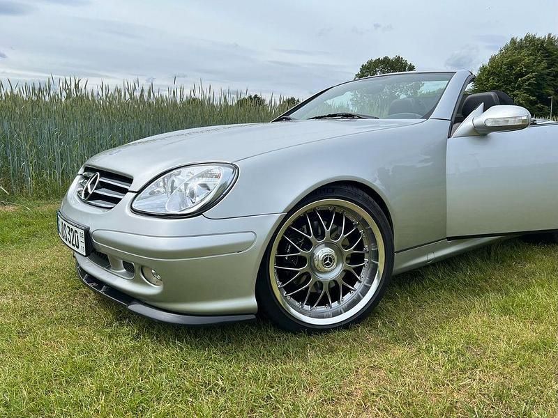 Gebraucht Mercedes SLK320 218 PS (160 kW) 2001 Silber Cabrio