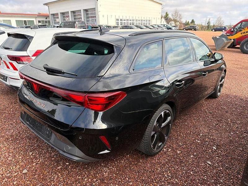Gebraucht Cupra Leon 150 PS (110 kW) 2024 Mitternachtsschwarz Limousine