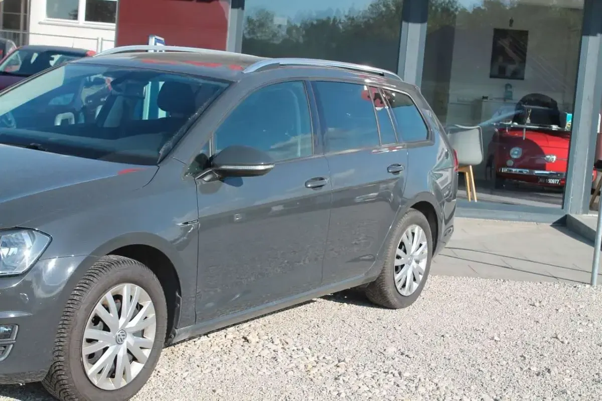 Gebraucht VW Golf VII LOUNGE 110 PS (80 kW) 2015 Grau Kombi