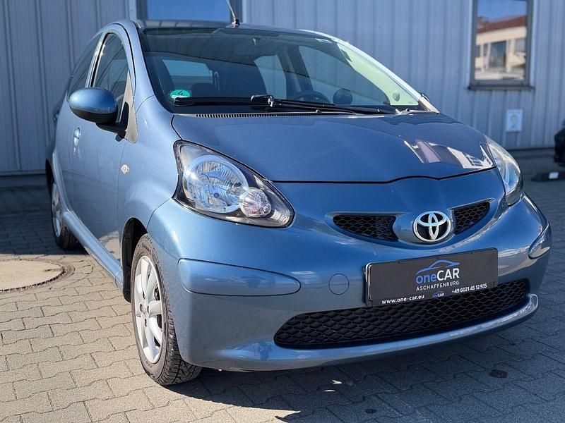 Gebraucht Toyota Aygo Team 68 PS (50 kW) 2008 Blau Kleinwagen