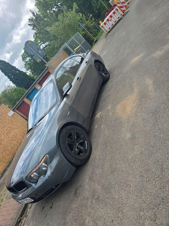 Grau Gebraucht 2005 BMW 730L Limousine | 2.600 € (Guter Preis) - Bild 1/4