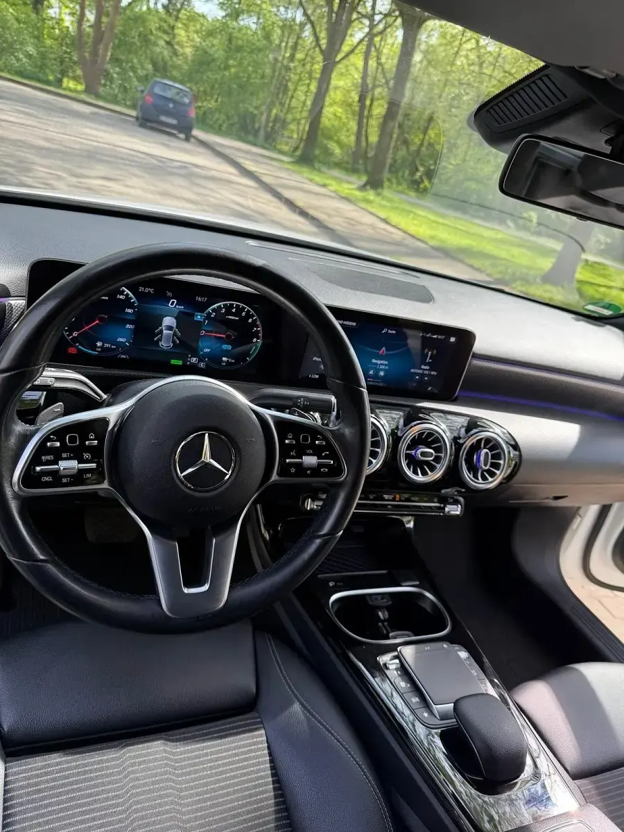 Gebraucht Mercedes A250 224 PS (164 kW) 2020 Weiß Limousine