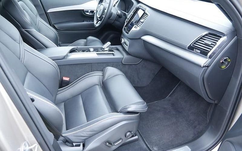 Gebraucht Volvo XC90 Plus 455 PS (334 kW) 2022 Beige / bright dusk (metallic) SUV