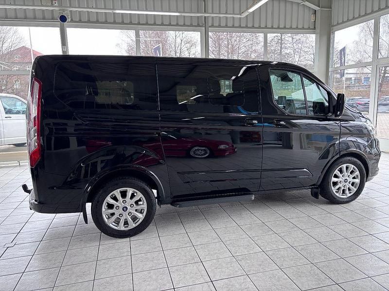Gebraucht Ford Tourneo Titanium 170 PS (125 kW) 2019 Schwarz Van / Kleinbus