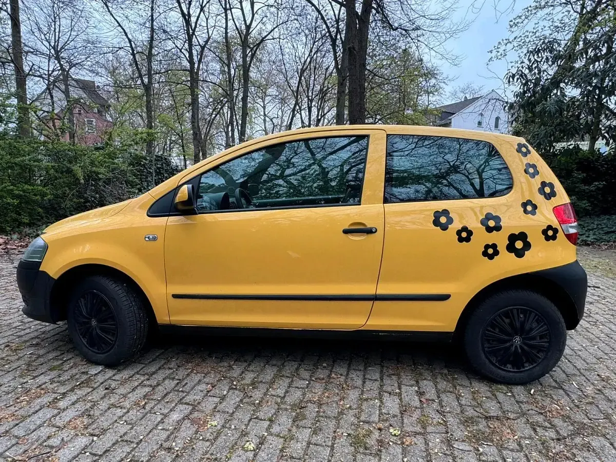 Używany VW Fox 55 KM (40 kW) 2005 Żółty Hatchback