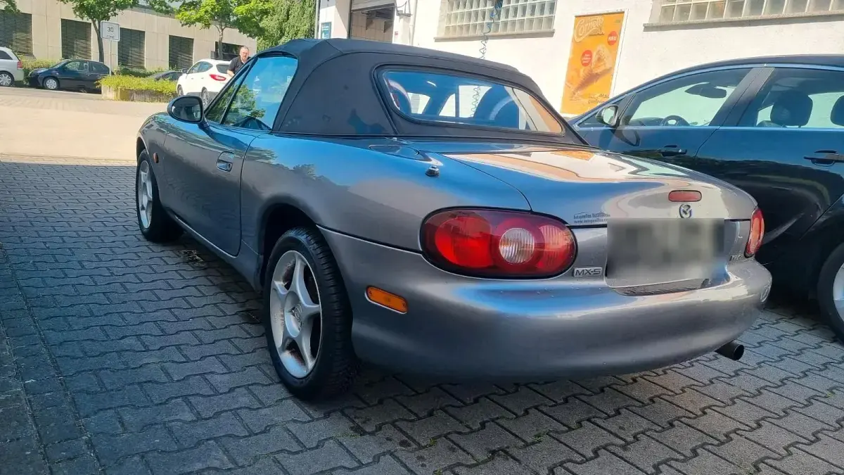Gebraucht Mazda MX5 95 PS (69 kW) 2000 Silber Cabrio