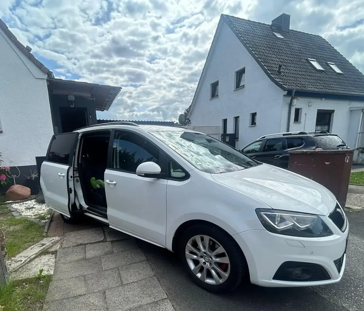 Gebraucht Seat Alhambra 177 PS (130 kW) 2010 Weiß Van / Kleinbus