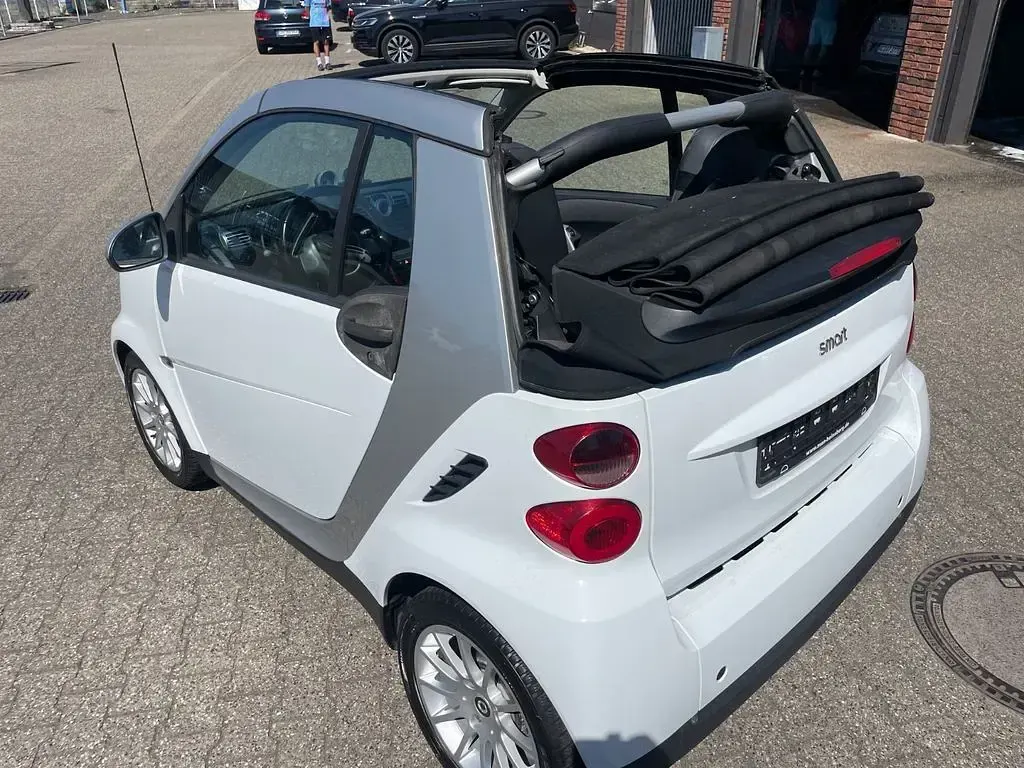 Gebraucht Smart ForTwo Cabrio Basis 71 PS (52 kW) 2007 Weiß Cabrio