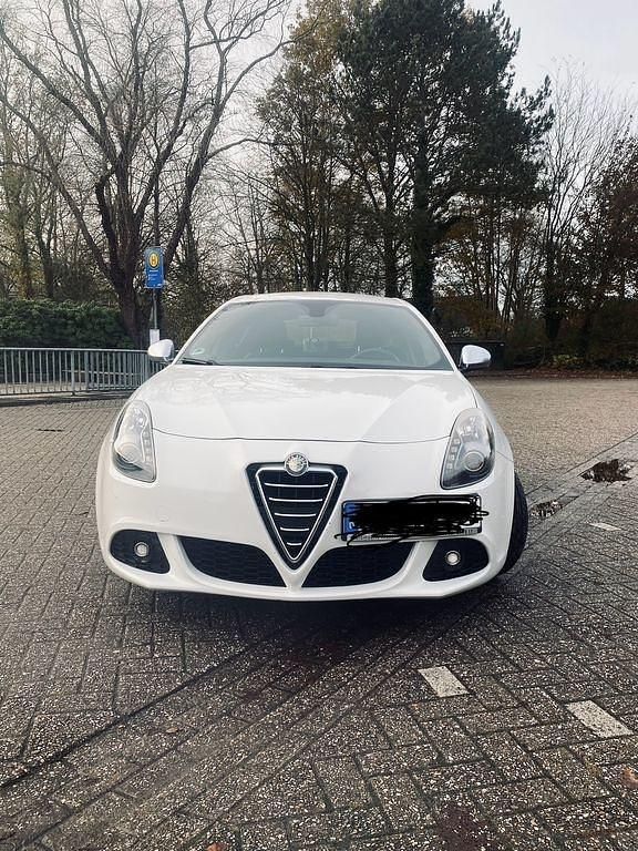 Gebraucht Alfa Romeo Giulietta 170 PS (125 kW) 2012 Weiß Kleinwagen