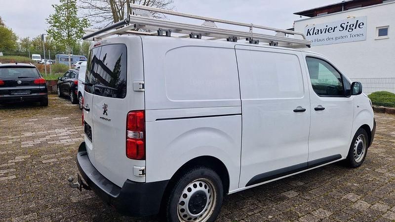 Gebraucht Peugeot Expert Premium 122 PS (89 kW) 2019 Weiß Van