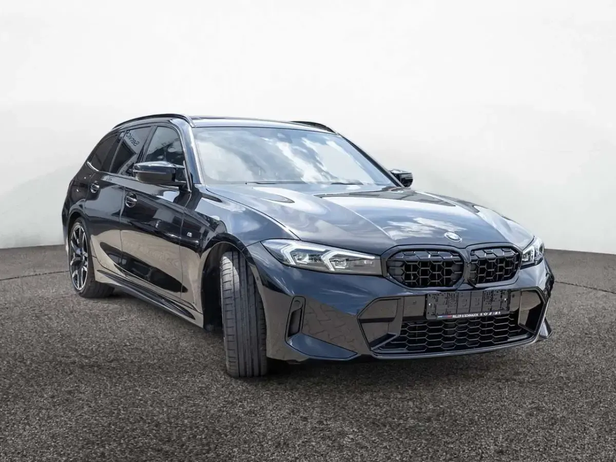 Gebraucht BMW 340 340 PS (250 kW) 2025 Saphirschwarz Kombi