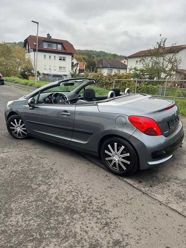 Grau Gebraucht 2008 Peugeot 207 CC Cabrio | 1.400 € (Superpreis) - Bild 1/4