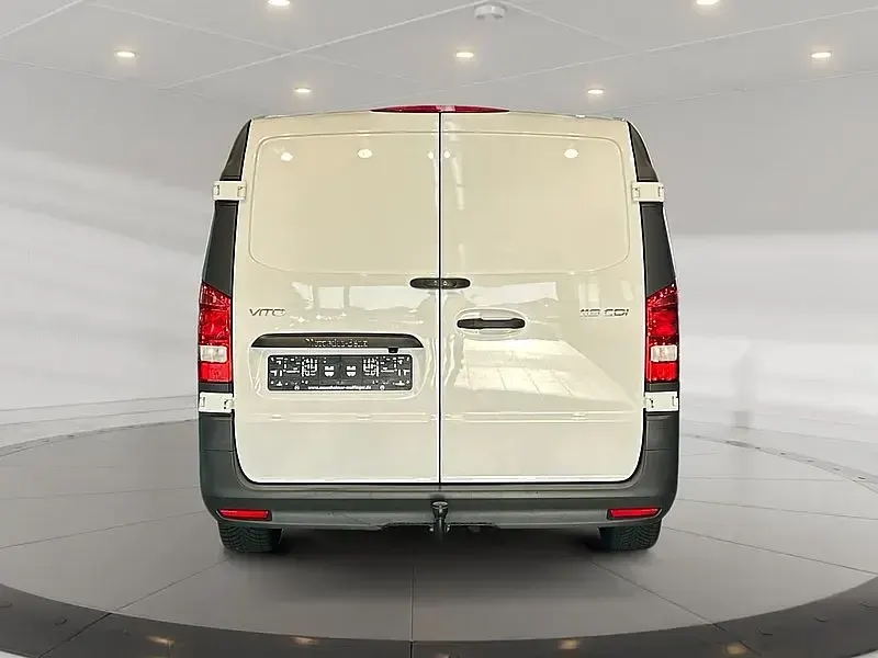 Gebraucht Mercedes Vito 163 PS (119 kW) 2025 Arktikweiss Van