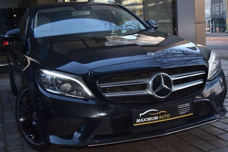 Obsidianschwarz metalliclack Gebraucht 2019 Mercedes C220 Limousine | 27.600 € (Fairer Preis) - Bild 1/4