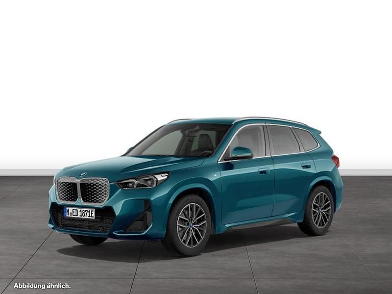 Blau Gebraucht 2024 BMW iX1 SUV | 44.879 € (Etwas zu teuer) - Bild 1/4