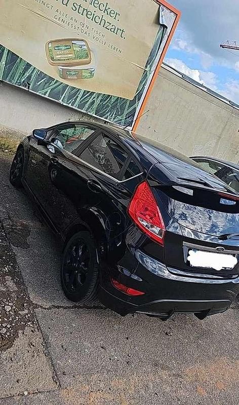 Schwarz Gebraucht 2012 Ford Fiesta Limousine | 2.499 € (Guter Preis) - Bild 1/4