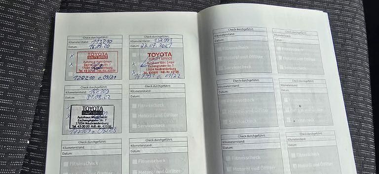 Weiß Gebraucht 2015 Toyota Auris Touring Sports Kombi | 6.400 € (Fairer Preis) - Bild 1/4