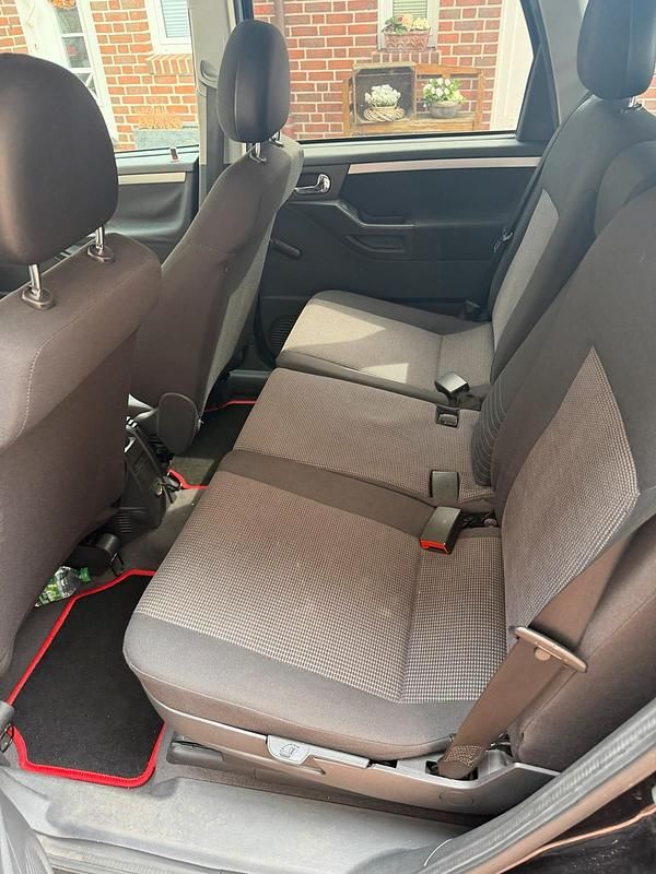 Second-hand Opel Meriva 101 CP (74 kW) 2004 Negru Monovolum