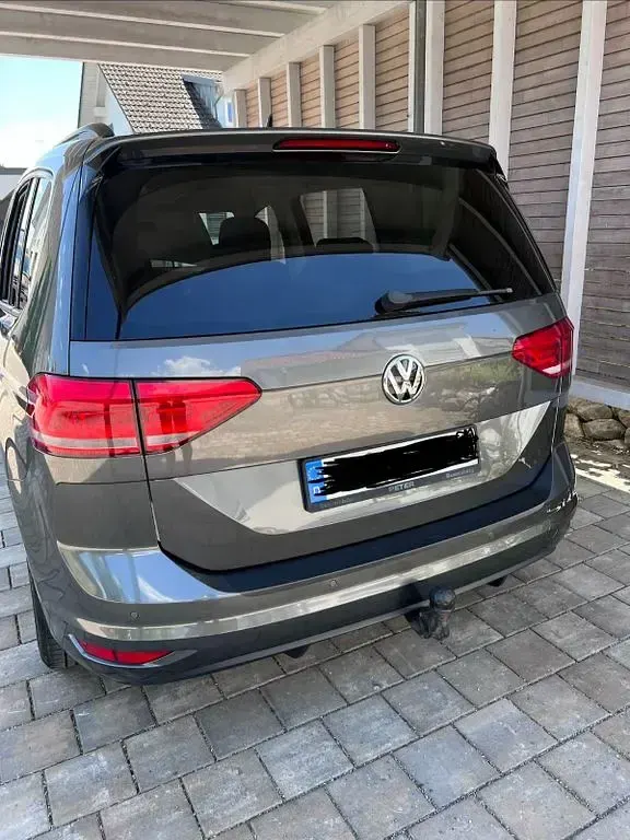 Gebraucht VW Touran Comfortline 116 PS (85 kW) 2017 Grau Van / Kleinbus