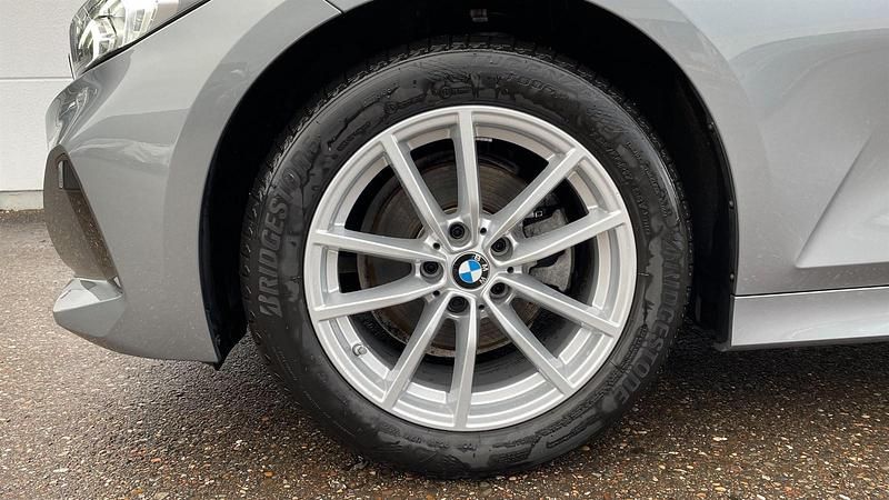 Gebraucht BMW 320 Efficient Dynamics 190 PS (139 kW) 2022 Skyscraper grau metallic Kombi